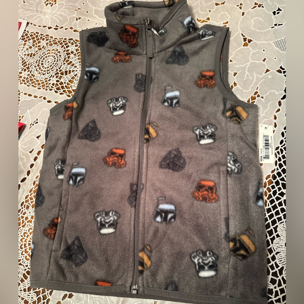 Amazon Essentials Gray Fleece Vest with Red Accents S